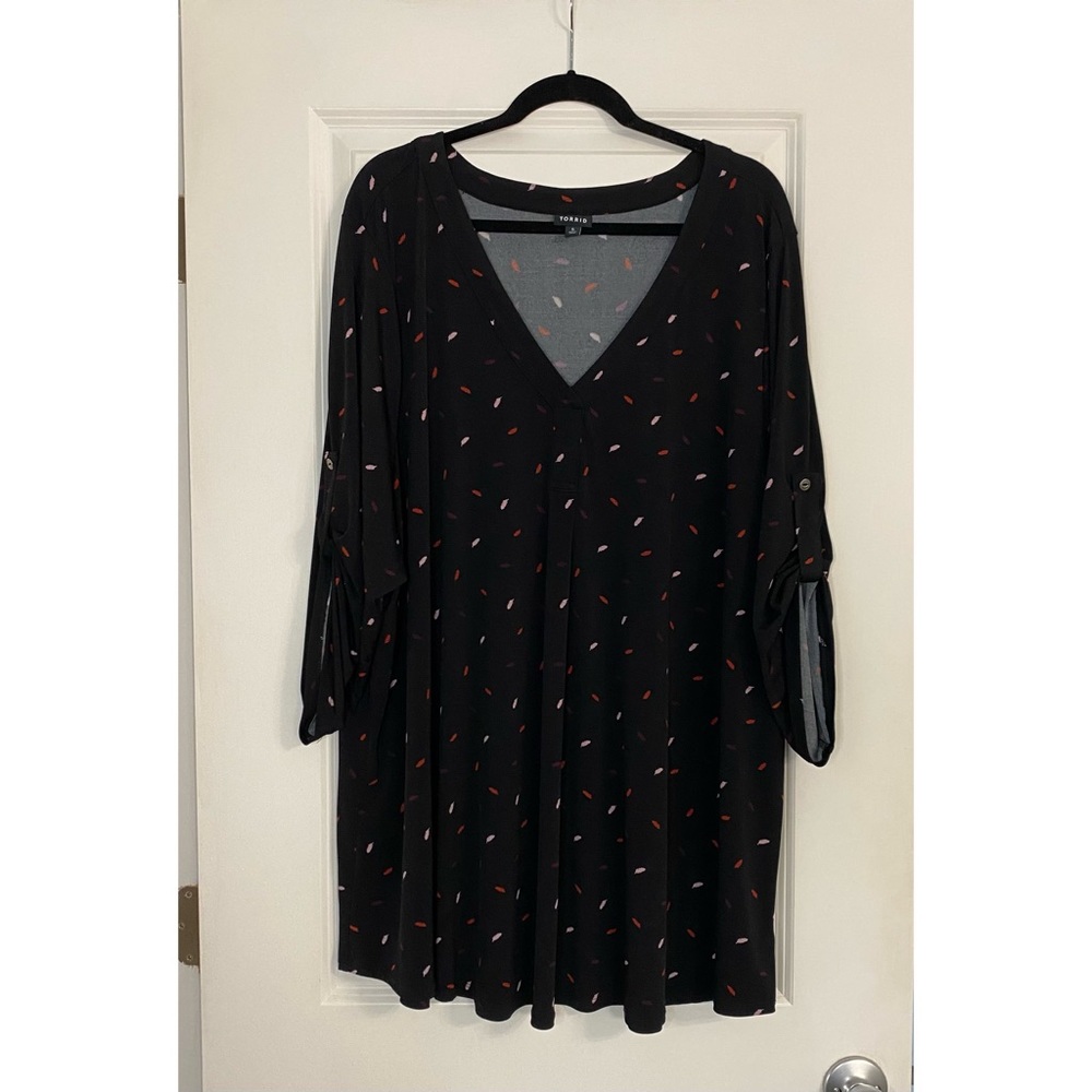 Torrid Black Multicolored Feather Roll Tab Top - image 1